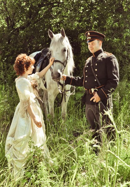 Белый офицер с дамой