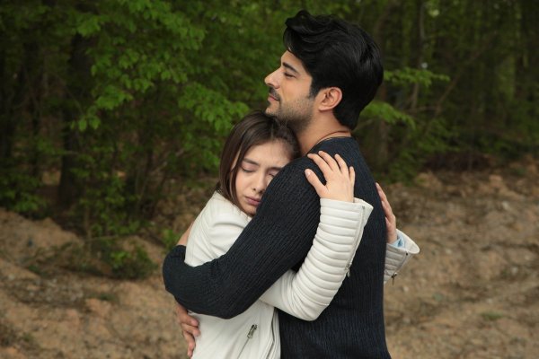 Бурак Озчивит и Нихан