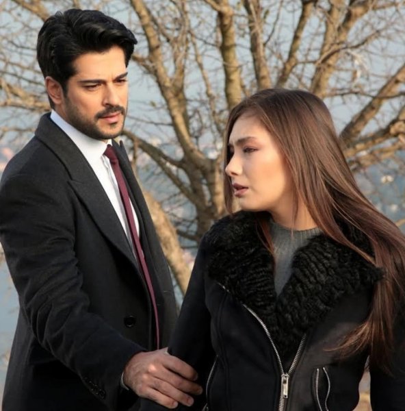 Энгин Акюрек + Неслихан Атагюль "дочь посла"