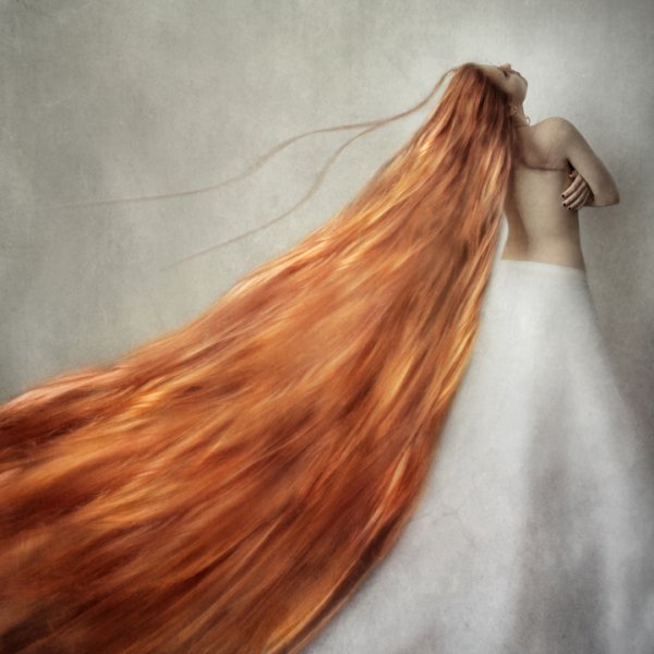 Очень длинные рыжие волосы