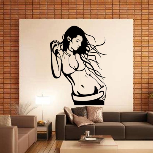 Рисунок девушки на стене