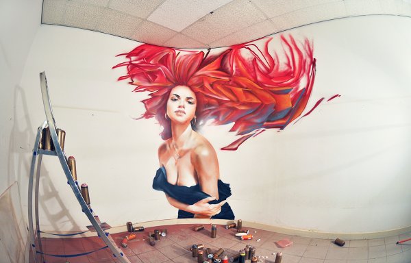 Граффити девушка на стене