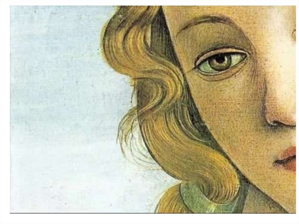 Девушка с волосами цвета льна