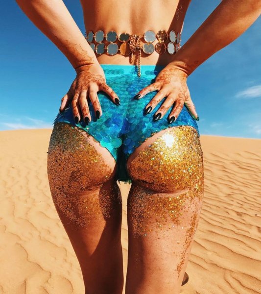 Ягодицы на пляже