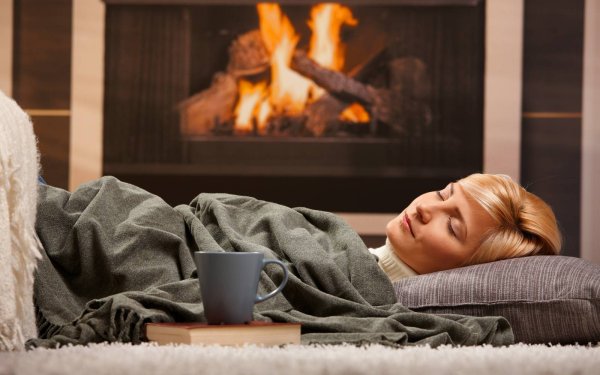 Девушка в пледе