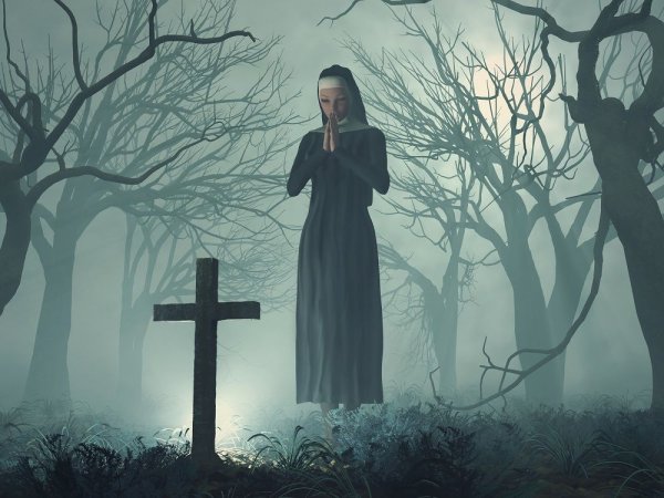 Монахиня в лесу