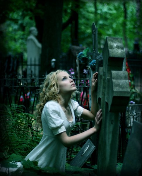 Фотосессия на кладбище