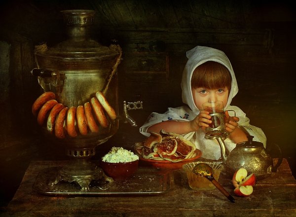Картина чаепитие Полины Лучановой
