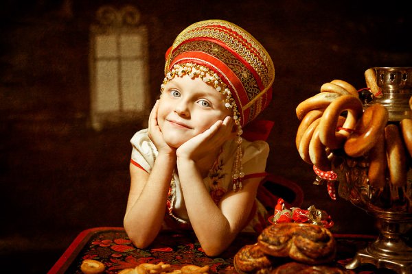 Борис Кустодиев. Осень в провинции. Чаепитие. 1926.