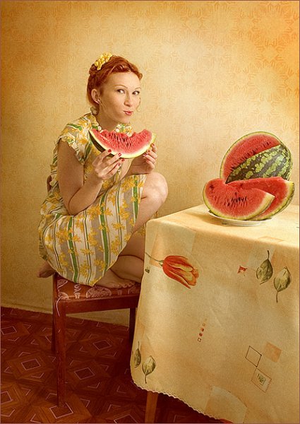 Девушка с арбузом картина