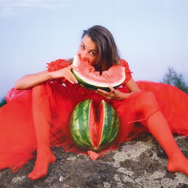Фотосессия с арбузом девушки