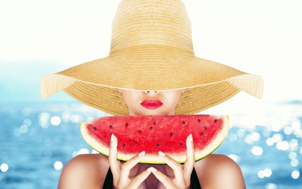 Девушка в шляпе лето