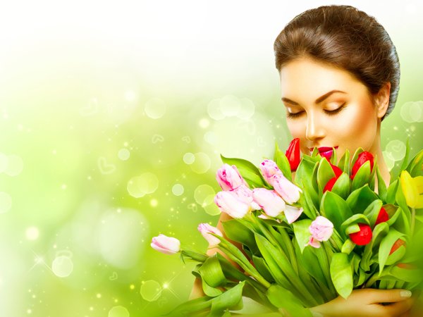 Женщина с тюльпанами