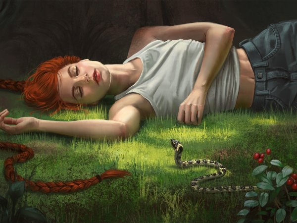 Девушка лежит на траве арт
