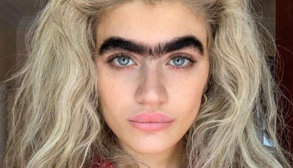 Модель София Хаджипантели