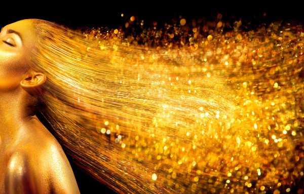 Аниме девушка с золотыми волосами