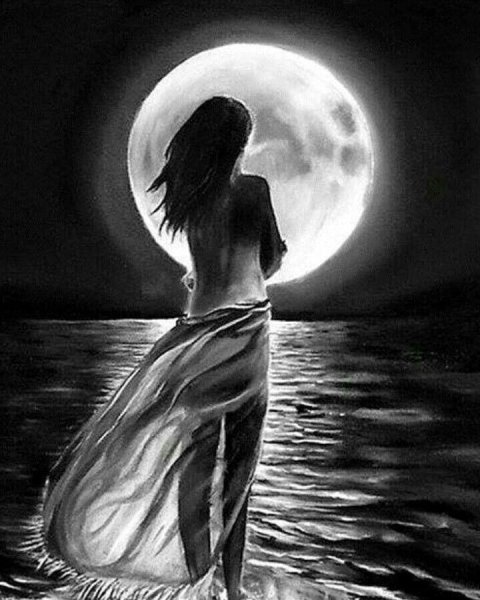 Море Луна девушка
