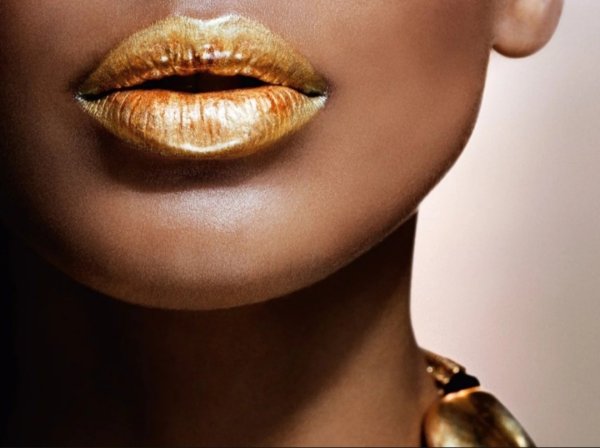 Картина африканка черное в золоте