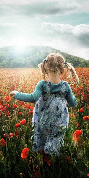 Девочка в поле