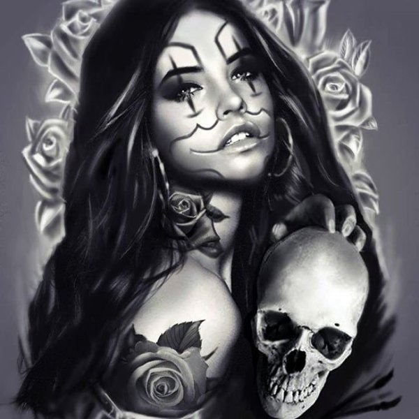 Бабочка с черепом