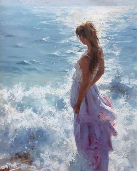 Блондинка с ребенком на руках