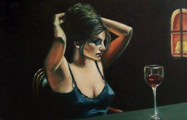 Женщина с бокалом вина в Красном платье