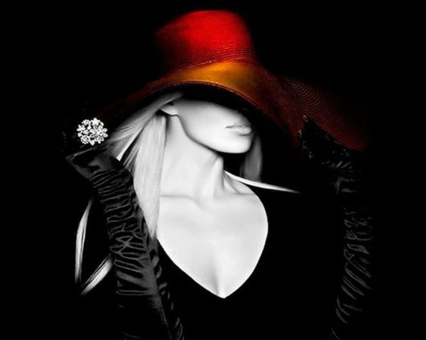 Красивая блондинка в шляпе