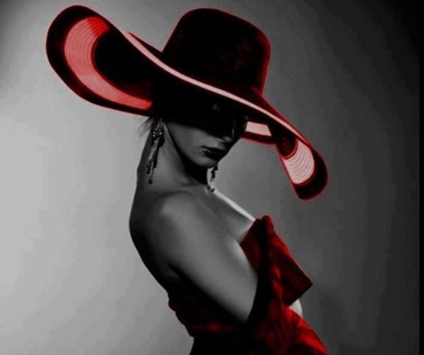 Девушка в шляпе