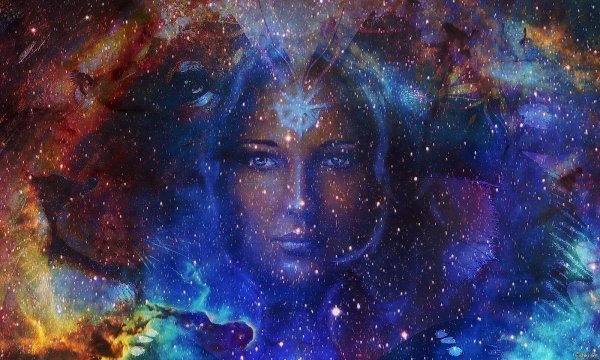 Космическая женщина