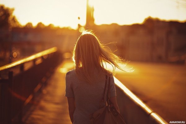 Размытая девушка