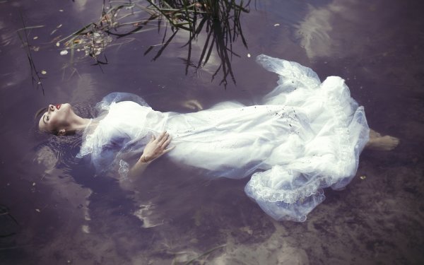 Офелия Каан