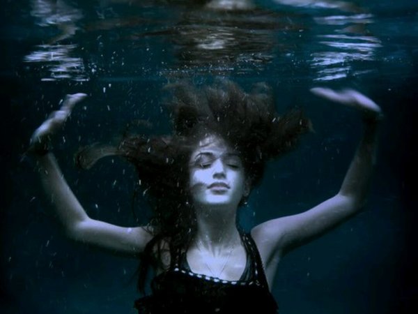 Тонуть Эстетика