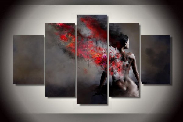 Картина телом на чёрном холсте