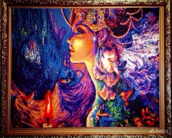 Картина девушка со стразами