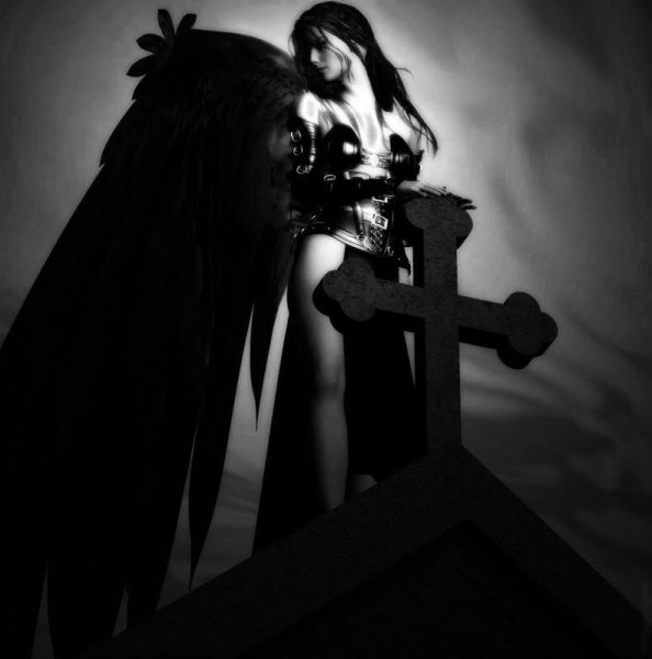 Девушка в черном с крестом