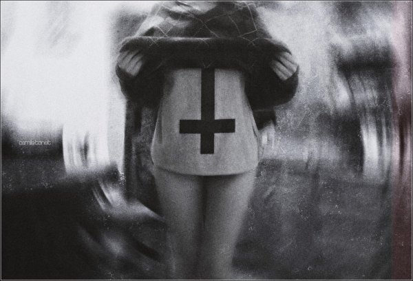 Перевернутый крест