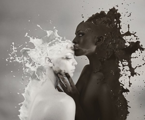 Белый мужчина и черная женщина