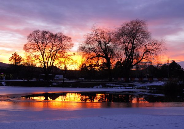 Красивый весенний закат природа