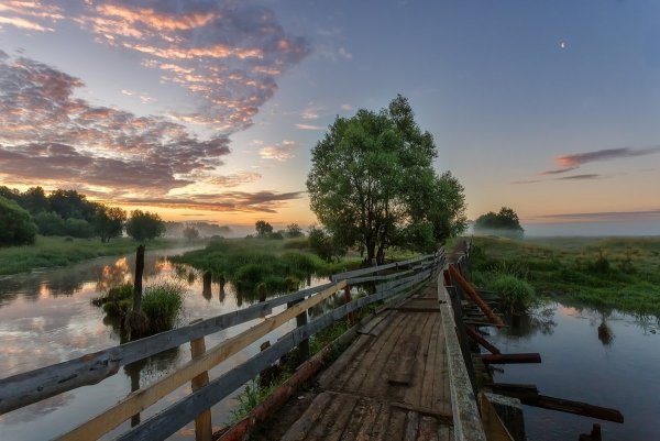Река мостки рассвет деревня