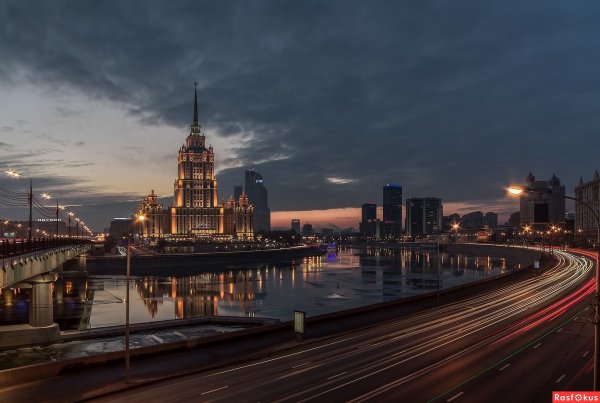 Котельническая набережная осень