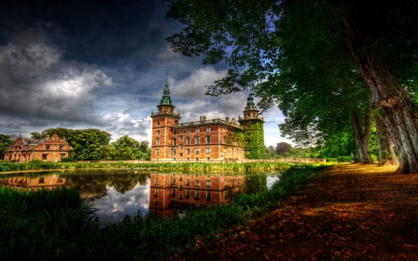 Пейзаж с замком