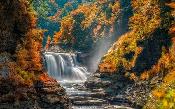 Осенний водопад