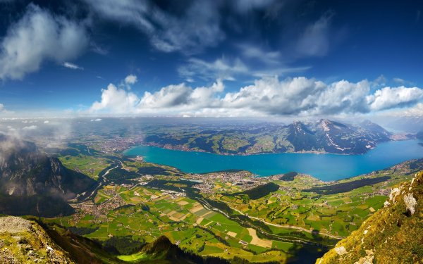 Горы Швейцарии с высоты птичьего полета