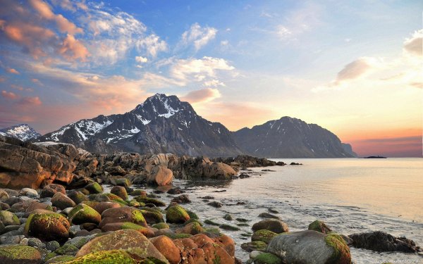 Фон море горы