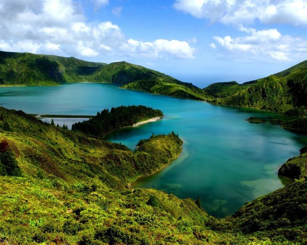 Озера Португалии Лагоа-Ду-Фогу