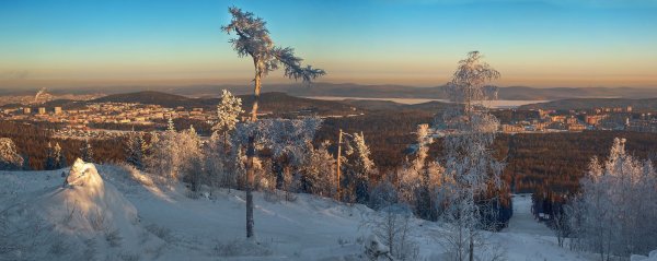 Уральская гора Новоуральск зима