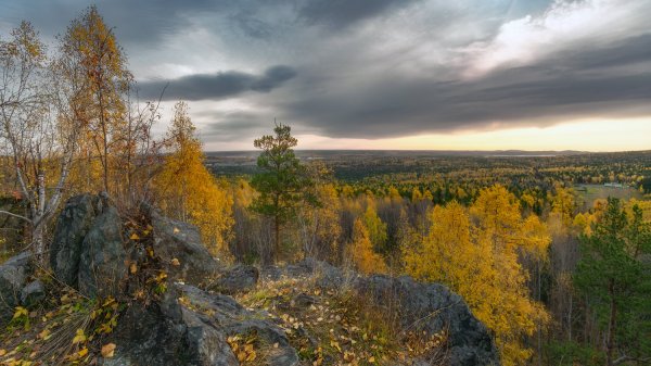 Висячий камень Новоуральск