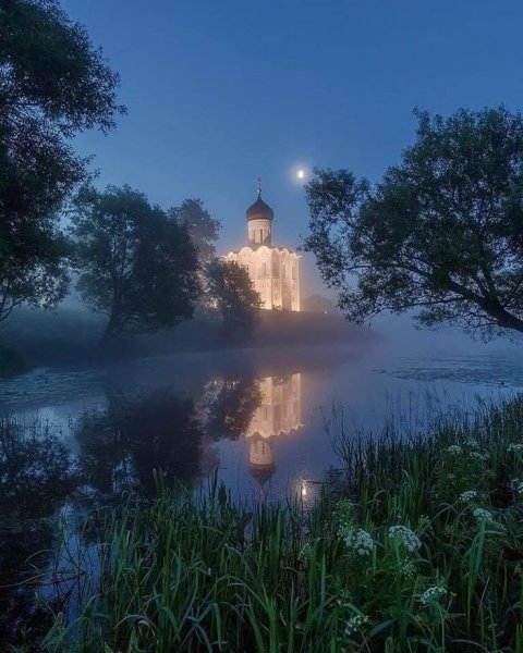 Храм Покрова на Нерли ночной
