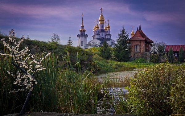 Церковь в деревне