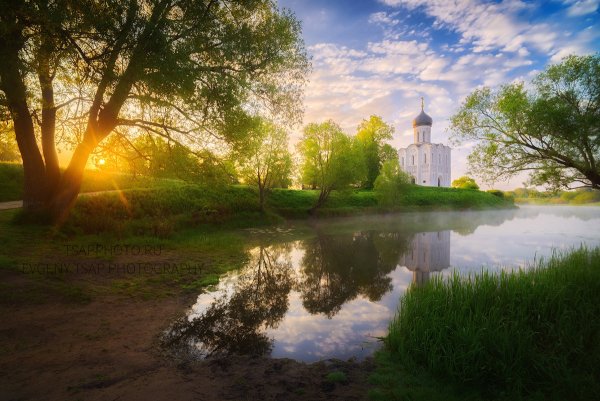 Церковь Покрова на Нерли закат